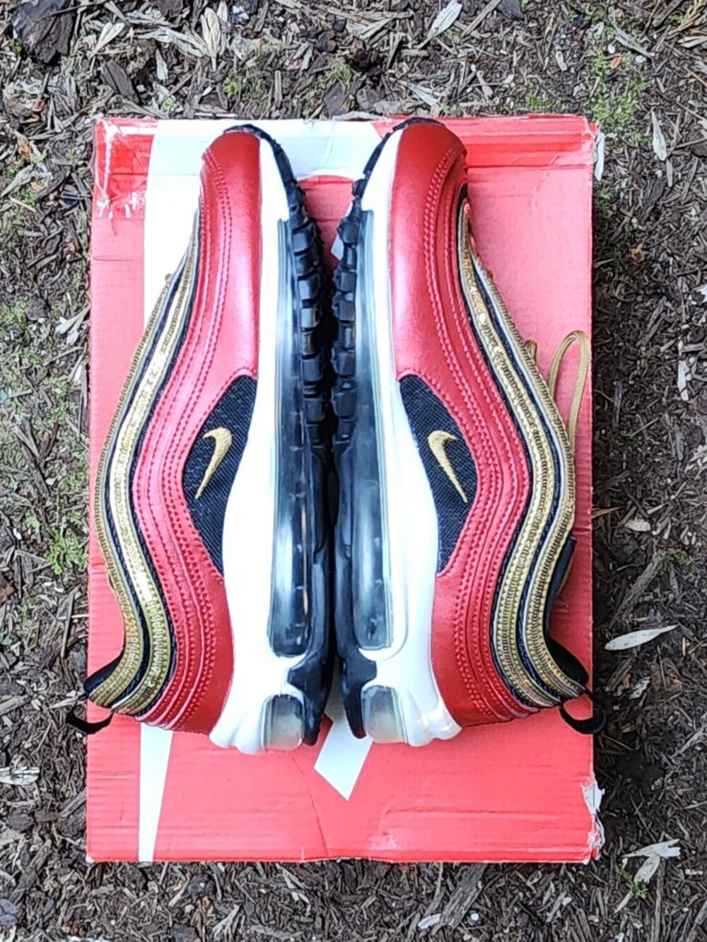 *NWB* Nike Air Max 97 Gold Sequin Women's 7.5, Youth 6, Men's 6 - Picture 11 of 16